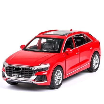 1.32 SACLE AUDI Q8-RED