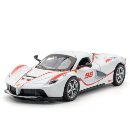 1.32 SCALE FERRARI FXX K - WHITE