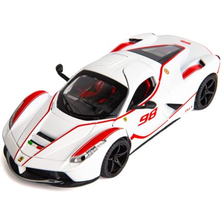 1.22 SCALE FERRARI FXX K-WHITE