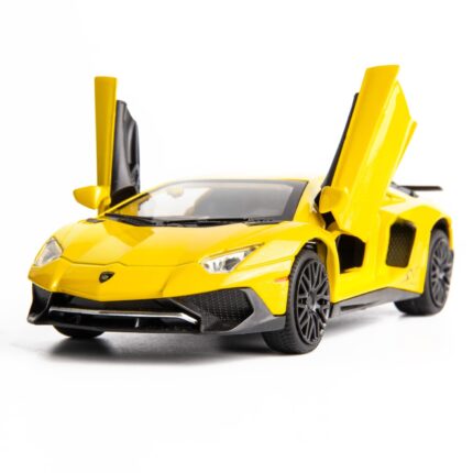 1.32 SCALE LAMBORGHINI LP750 - YELLOW