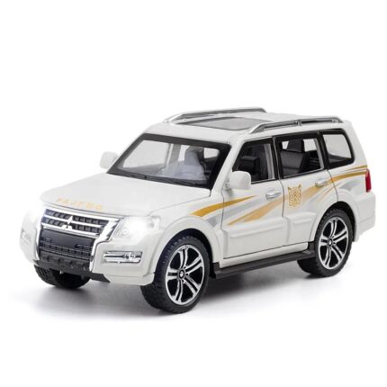 1.32 SCALE MITSUBISHI PAJERO-WHITE