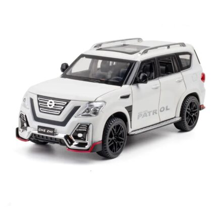 1.24 SCALE NISSAN PATROL-WHITE
